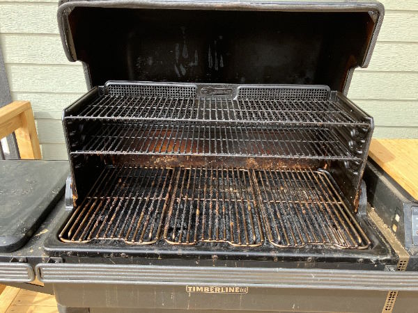 Dirty grill before cleaning
